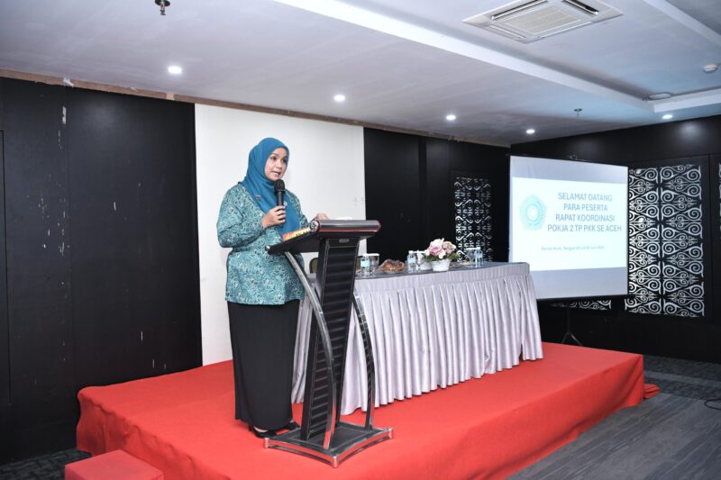 Pj. Ketua PKK Aceh, Mellani subarni, membuka secara resmiRapat koordinasi pokja II di Hotel rasamala, Banda Aceh, 24/06/2024