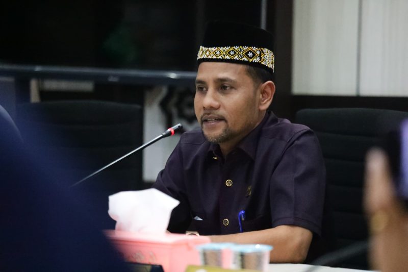 Komisi I DPR Aceh Tgk.Muharuddin.