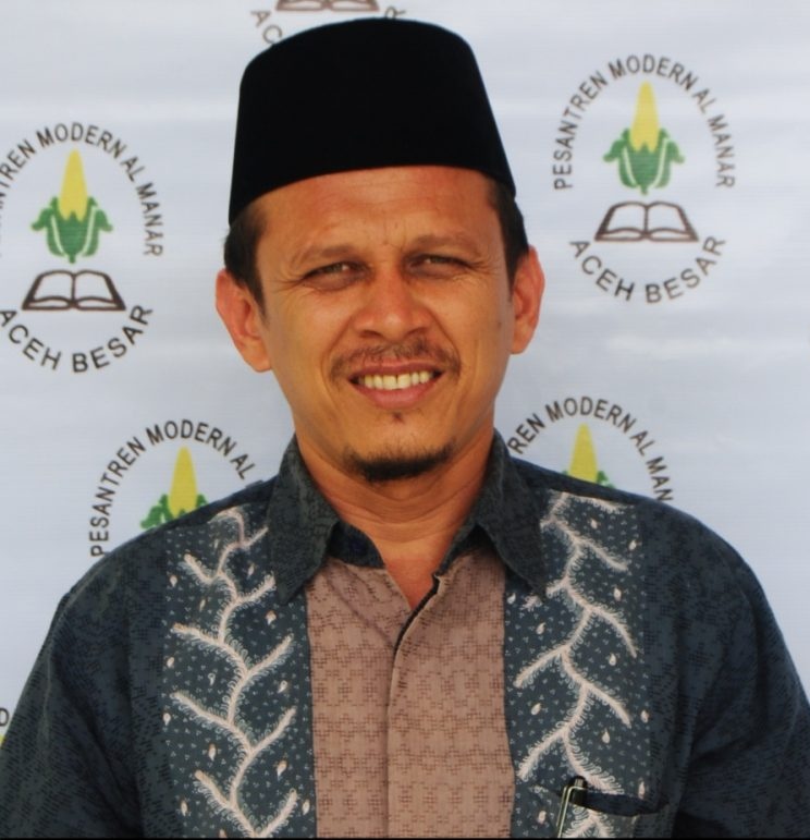 Ustad Fakhruddin Lahmuddin : Ketua DMI Aceh.