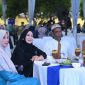 Kadinkes Aceh Besar, Anita SKM, M.Kes, hadiri buka puasa bersama dengan Satuan Pelayanan Pemenuhan Gizi Darul Imarah di SMP Negeri 2 Darul Imarah, Aceh Besar, pada Rabu (19/03/2025). 