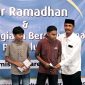 Wakil Bupati Aceh Besar Drs. Syukri menghadiri Iftar Ramadhan dan berbagi kebahagiaan bersama anak yatim serta penyaluran ZIS yang diselenggarakan oleh PT. Angkasa Pura Indonesia (Injourney Airport) Bandara Sultan Iskandar Muda, Kecamatan Blang Bintang, Aceh Besar, Kamis (20/03/2025). 